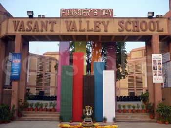 Vasant Valley School Building Image