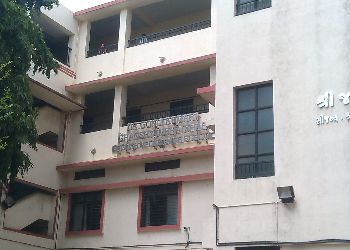 R. N. Shah High School Building Image
