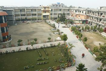 R D Khosla D A V Model Senior Secondary School Building Image