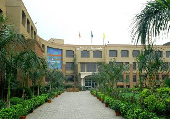 Delhi Public School(DPS) Building Image